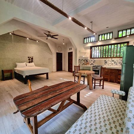 Omega Tours Eco-Jungle Lodge La Ceiba Eksteriør billede