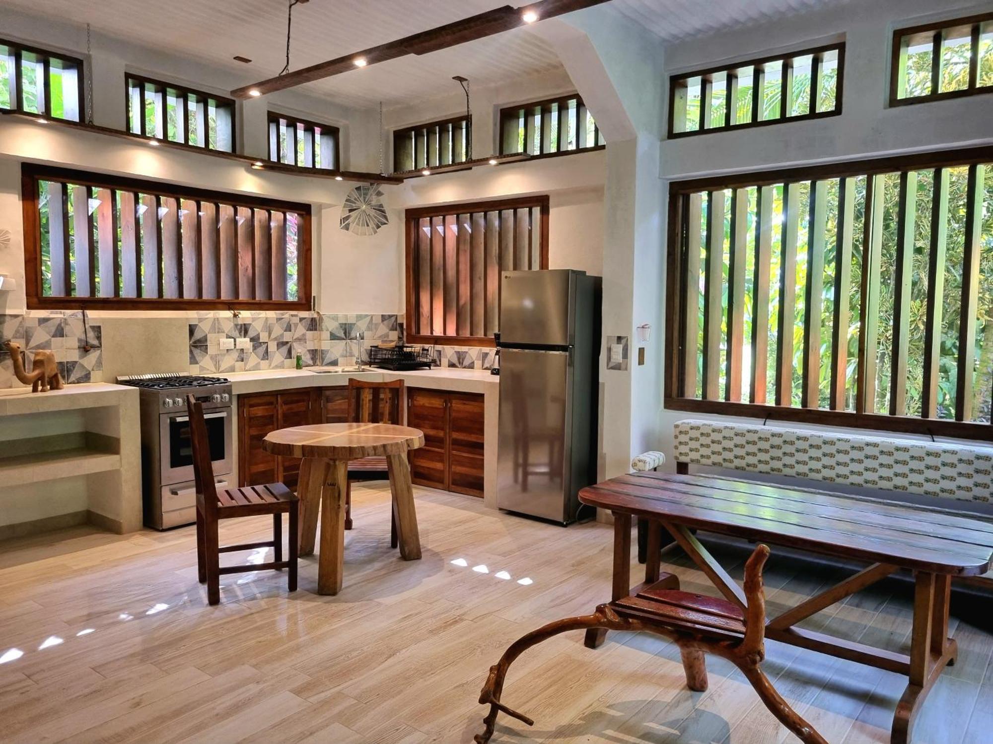 Omega Tours Eco-Jungle Lodge La Ceiba Eksteriør billede